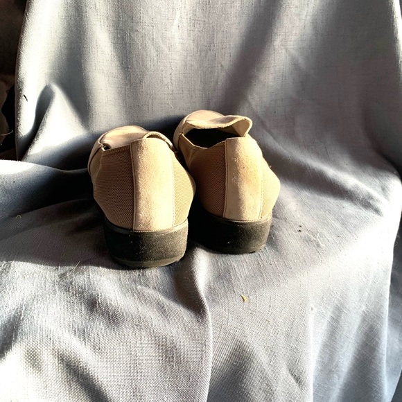 Eileen Fisher Grey suede mesh loafer size 8 - Picture 5 of 6